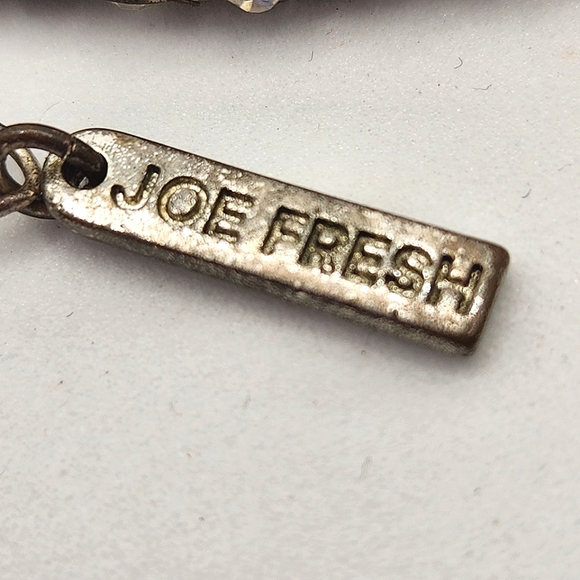 JOE FRESH WOMENS SILVER NECKLACE WITH DIAMONDS - Picture 5 of 5